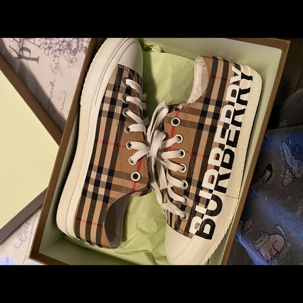 Burberry shoes